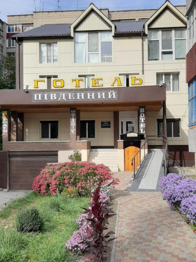 Hotel Pivdennyi Oleksandriia Bagian luar foto